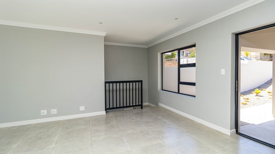 3 Bedroom Property for Sale in Fraaiuitsig Western Cape